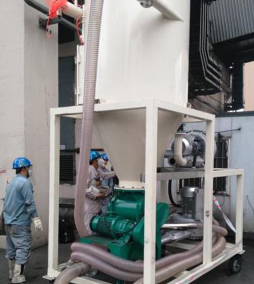 Mobile pneumatic conveying system